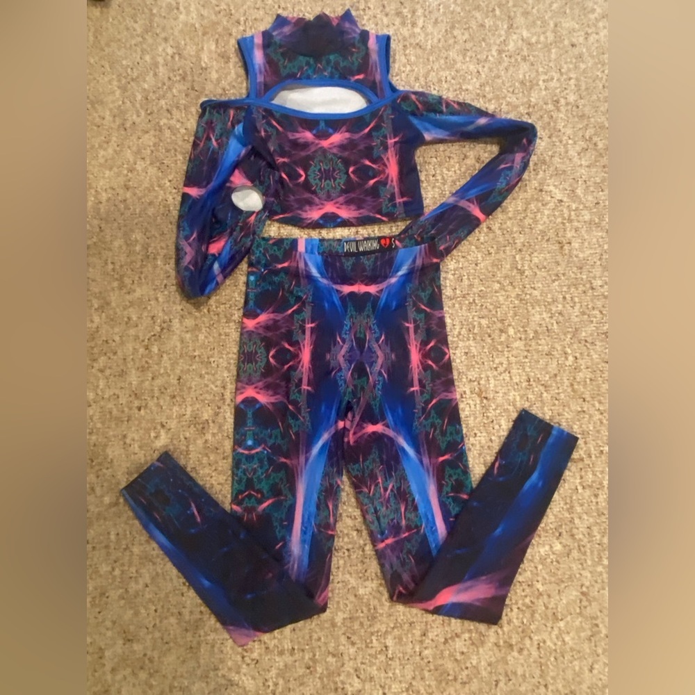 Devil Walking 2 piece set, Size Small
